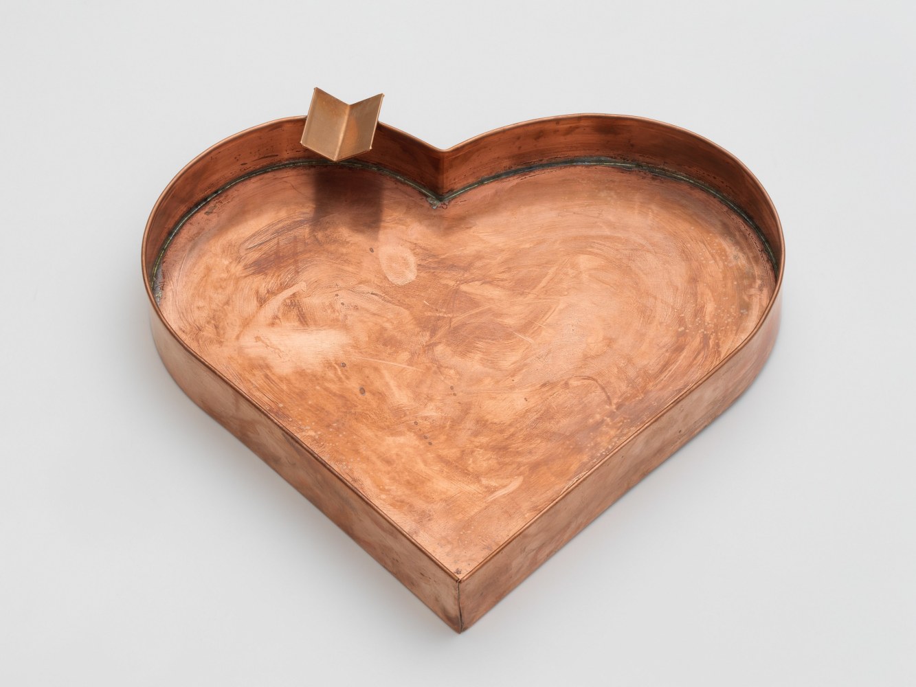 VECCHIO CUORE
2020
Copper
Unique variation in open edition
4 x 30 x 30 cm / 1 5/8 x 11 3/4 x 11 3/4 inches
CARRO47547