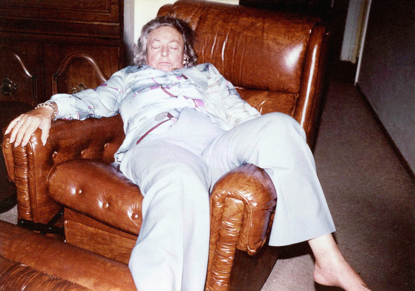 Steven Shearer

Golden Recline 

2025

UV print on canvas; framed

Unique Image 275.5 x 390.5 cm / 108 1/2 x 153 3/4 in

Frame 278.5 x 393.5 cm / 109 5/8 x 154 7/8 in