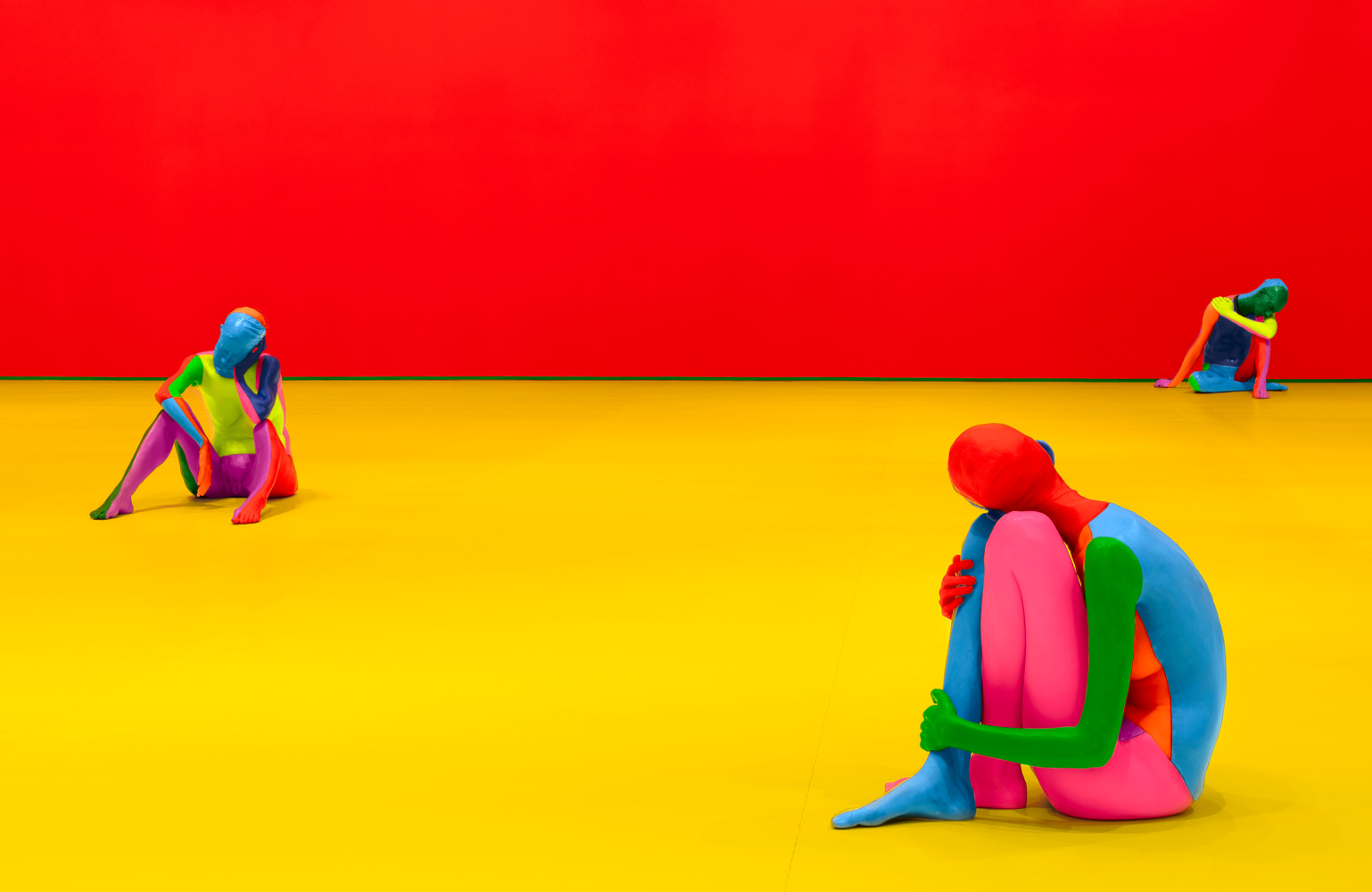 Installation view, Ugo Rondinone, the rainbow body, Aspen Art Museum, Aspen, 2024