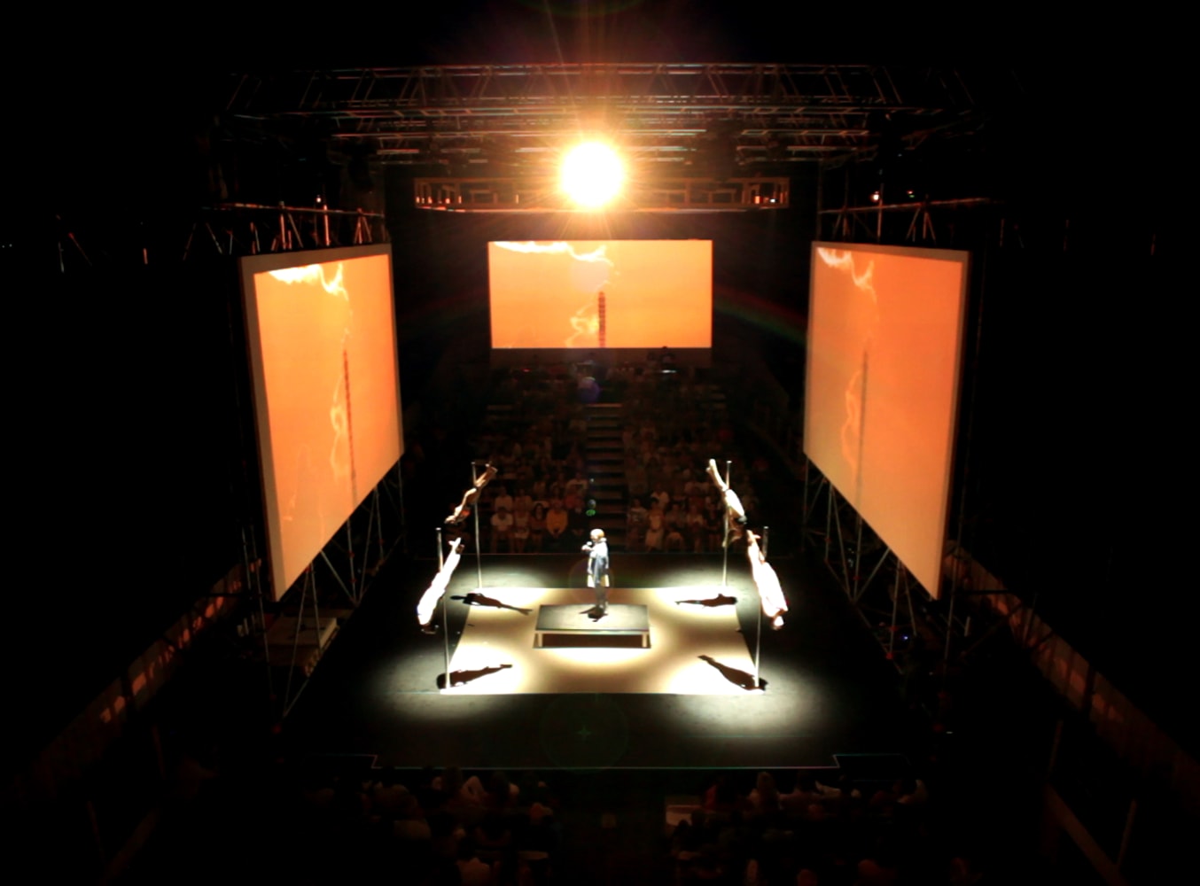 Image of performance by Doug Aitken