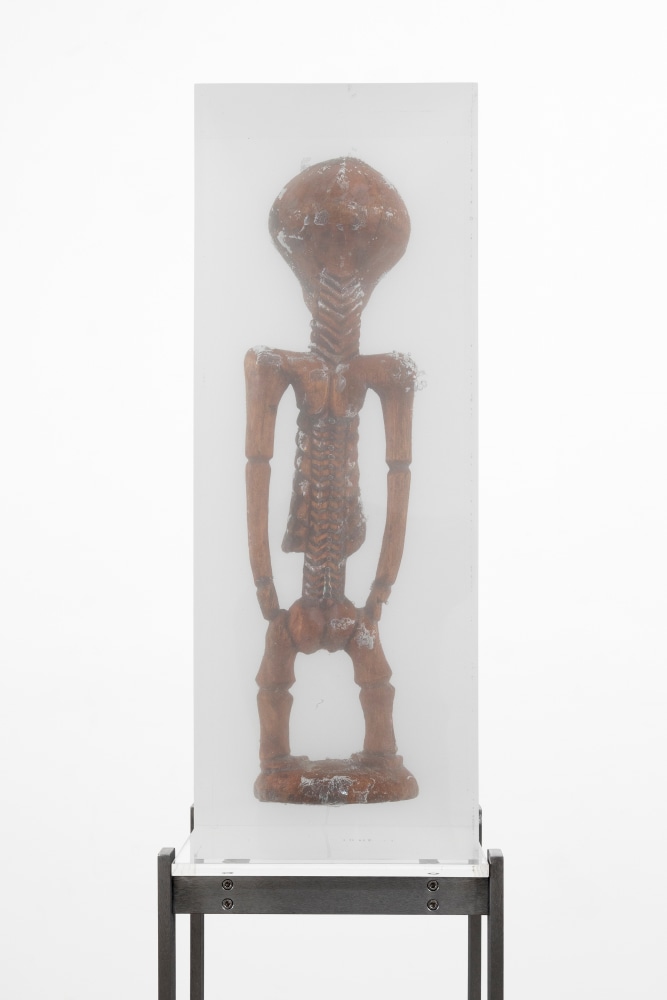 MATTHEW ANGELO HARRISON
The Visitor
2024
Wooden figure, polyurethane resin, steel, acrylic
Sculpture 77 x 28 x 28 cm / 30 3/8 x 11 x 11 in
Pedestal 112 x 33.5 x 30.5 cm / 44 1/8 x 13 1/4 x 12 in
HARRI60087