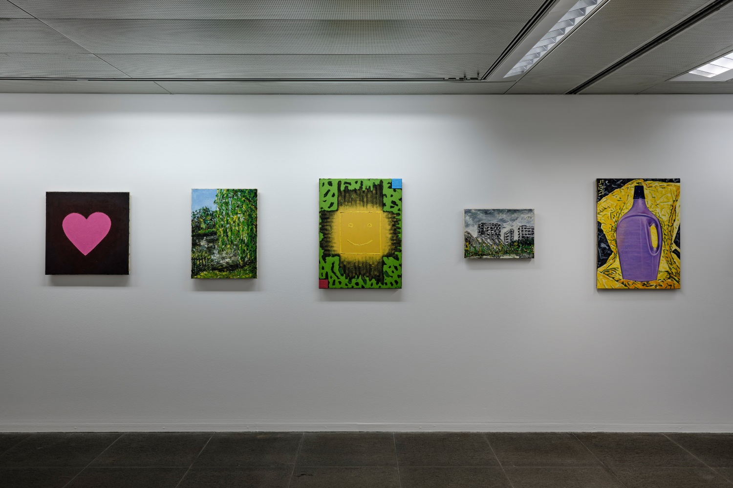 Installation view of paintings and sculptures by Jean-Frédéric Schnyder