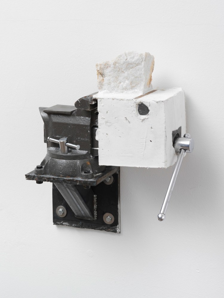 OSCAR&amp;nbsp;TUAZON&amp;nbsp;
Break the Glass
2015
Steel, concrete, marble
47 x 37 x 16 cm / 18 1/2 x 14 5/8 x 6 1/4 inches