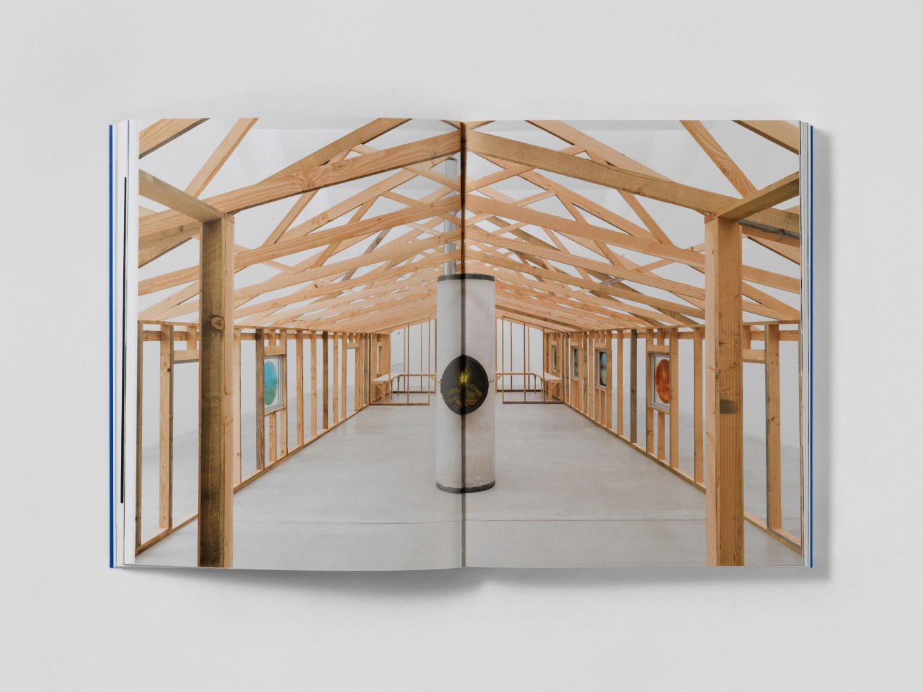 publication Oscar Tuazon