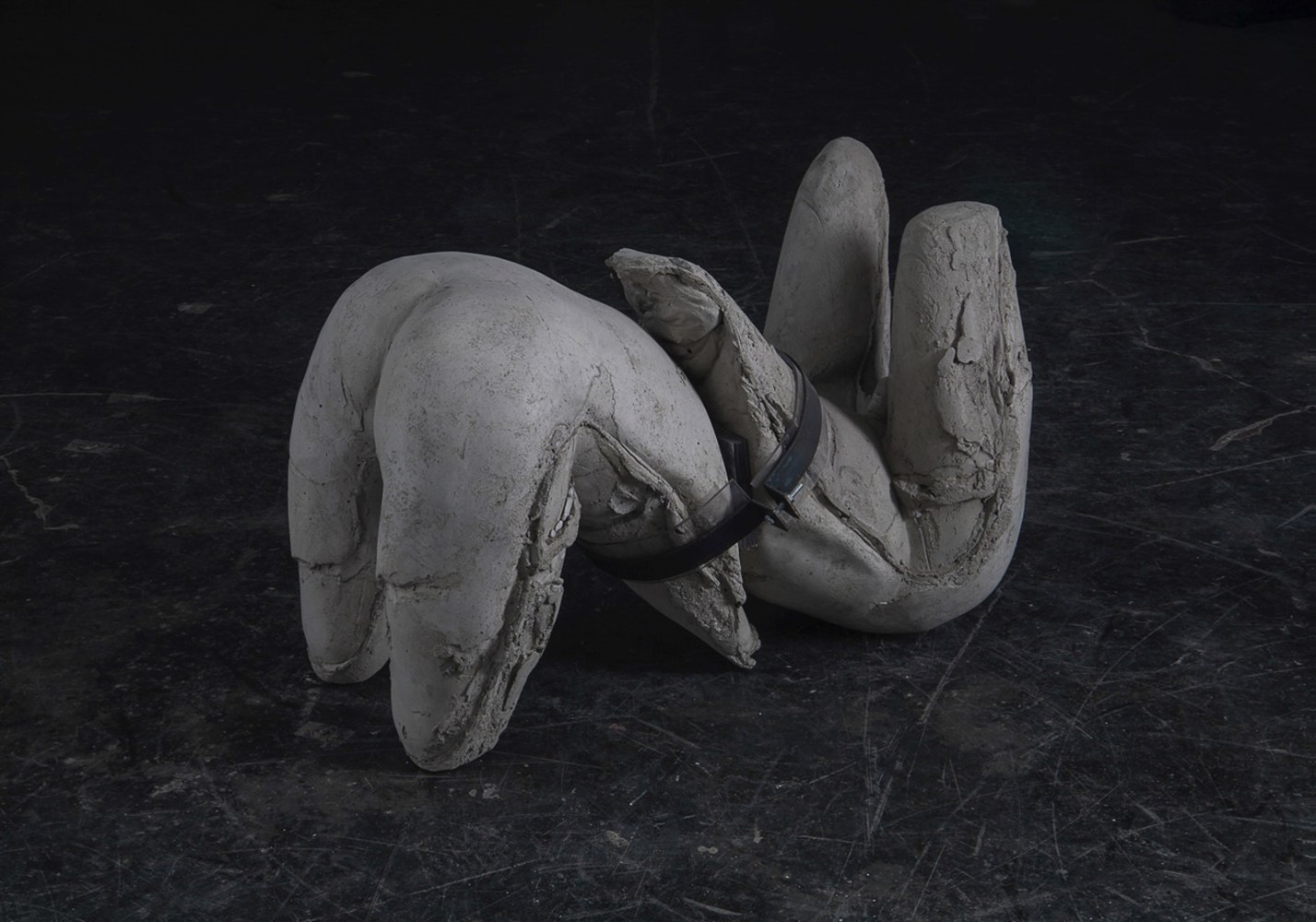 Flesh in Stone &amp;ndash; Rema Rema 1901

2018

Cement, iron

Ed. 4/4 + 1 AP

45 x 30 x 100 cm / 17 3/4 x 11 3/4 x 39 3/8 in

&amp;copy; Yu Ji