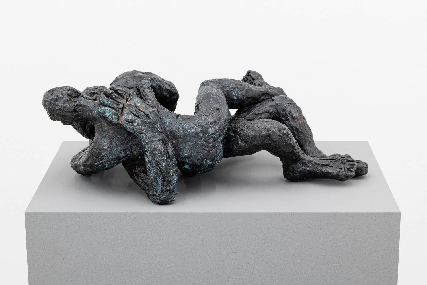 embrace V

2023

Bronze

Ed. 1/3 + 1 AP

Sculpture 18.5 x 50.5 x 33 cm / 7 1/4 x 19 7/8 x 13 in

Pedestal 90 x 54.5 x 37 cm / 35 3/8 x 21 1/2 x 14 5/8 in

Weight 23.3 kg (51.4 lbs)

&amp;copy; Andrew Lord