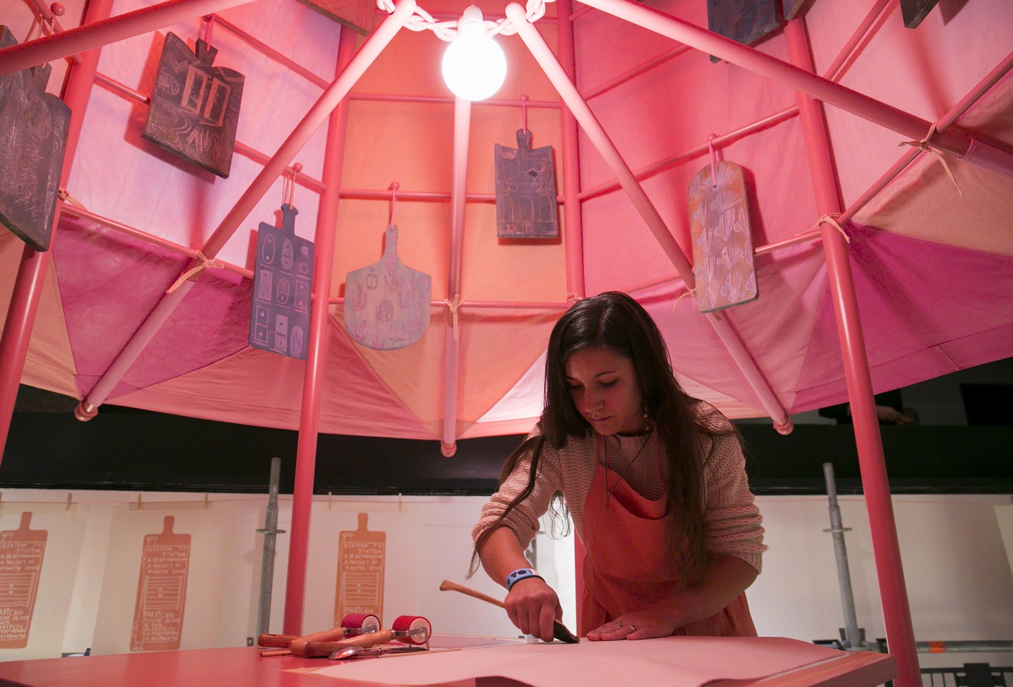 Installation view of living art installation by Doug Aitken