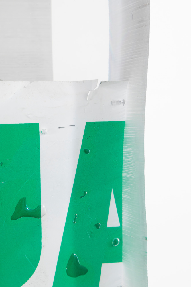 MATTHEW ANGELO HARRISON
Riven
2024
Strike signs, polyurethane resin, steel, acrylic
Sculpture 81 x 33 x 20 cm / 31 7/8 x 13 x 7 7/8 in
Pedestal 101 x 47 x 25 cm / 39 3/4 x 18 1/2 x 9 7/8 in
HARRI60089