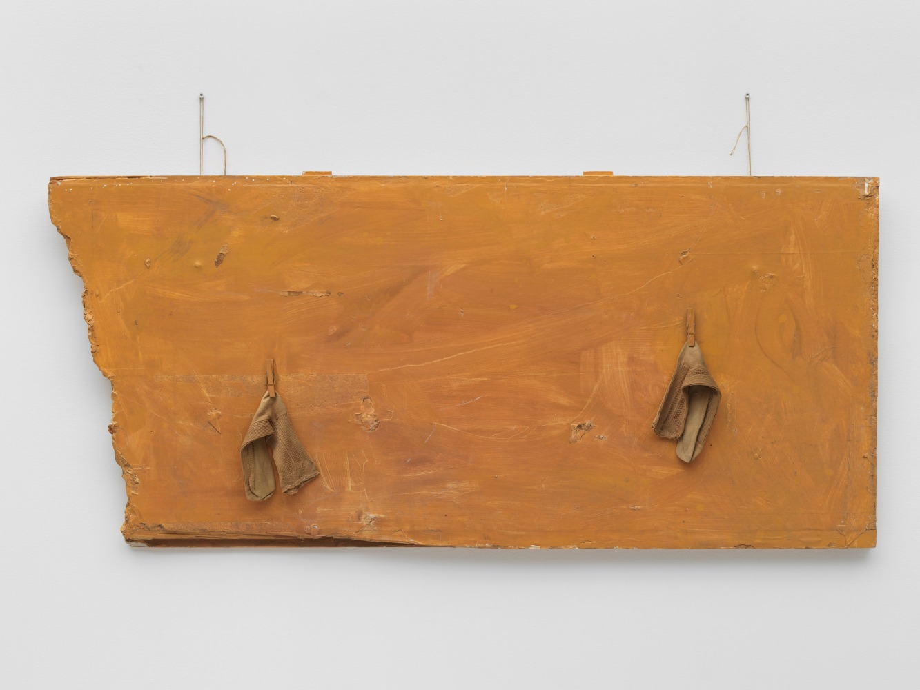 Sockenbild

Approx. 1974

2 socks, clothespins on lacquer and wood

80 x 177.5 x 6 cm / 31 1/2 x 69 7/8 x 2 3/8 in

&amp;copy; Archiv Franz West &amp;copy; Estate Franz West