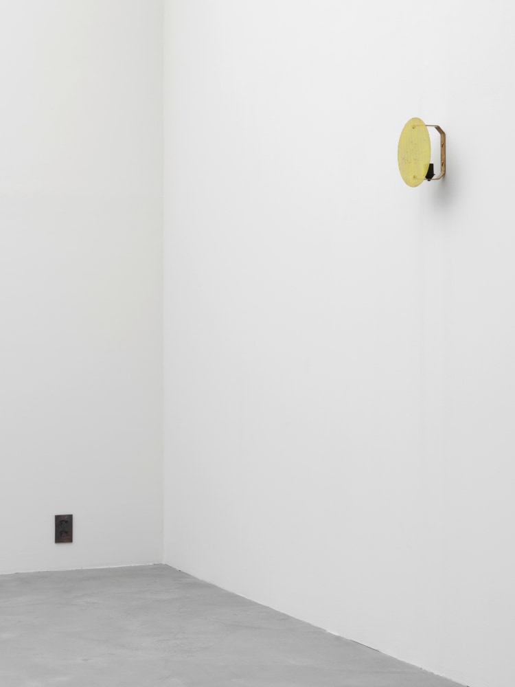 Dead Star (yellow wall lamp)

2015

Painted steel, brass, cast and painted bronze; 2-parts

Wall lamp 26 x 26 x 12.5 cm / 10 1/4 x 10 1/4 x 4 7/8 in

Socket 15.5 x 9.5 x 1 cm / 6 x 3 5/8 x 3/8 in

Installation dimensions variable

&amp;copy; Martin Boyce