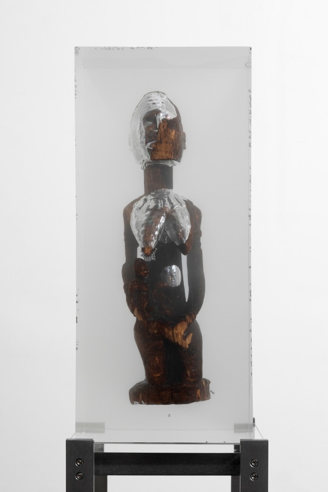 MATTHEW ANGELO HARRISON
Mother Still Holds You
2024
Wooden figure, polyurethane resin, steel, acrylic
Sculpture 56 x 24.5 x 21 cm / 22 x 9 5/8 x 8 1/4 in
Pedestal 112 x 27.5 x 27.5 cm / 44 1/8 x 10 7/8 x 10 7/8 in
HARRI60090