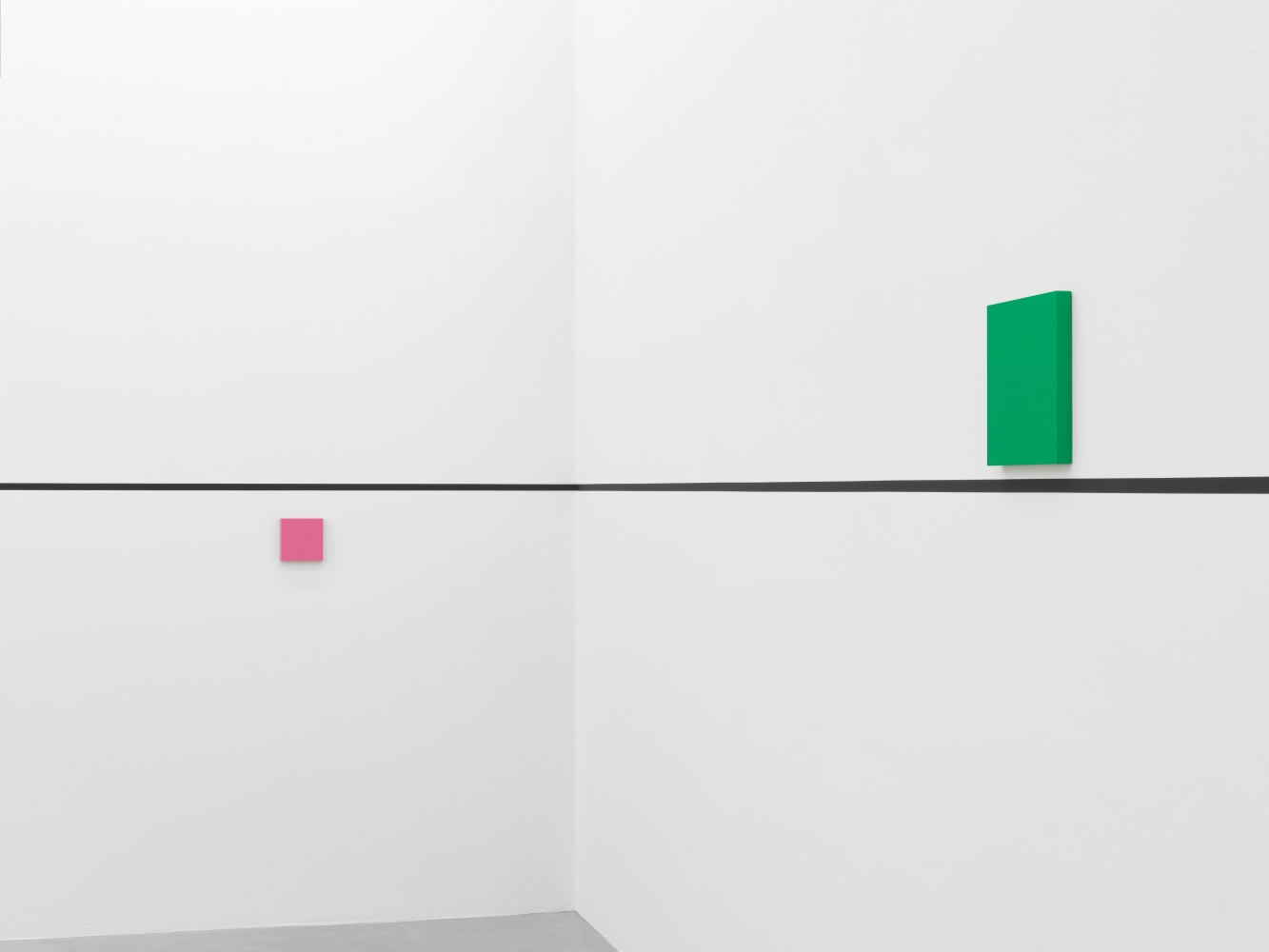 Installation view, Gerwald Rockenschaub, bass+ (re)modification, Galerie Eva Presenhuber, Maag Areal, Zurich, 2024