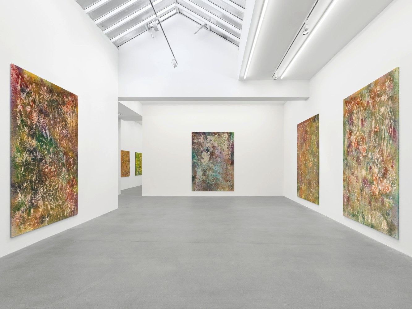 Installation view, Sam Falls, Galerie Eva Presenhuber, Waldmannstrasse, Zurich, 2025