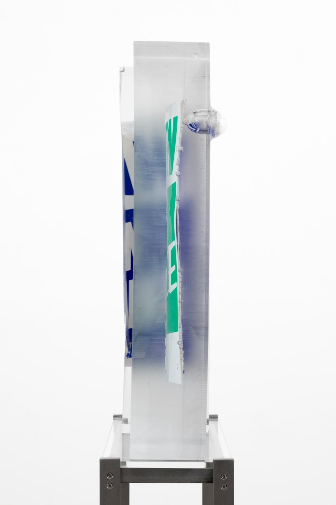 MATTHEW ANGELO HARRISON
Riven
2024
Strike signs, polyurethane resin, steel, acrylic
Sculpture 81 x 33 x 20 cm / 31 7/8 x 13 x 7 7/8 in
Pedestal 101 x 47 x 25 cm / 39 3/4 x 18 1/2 x 9 7/8 in
HARRI60089