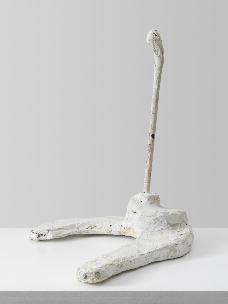 Passstück

1983

Dispersion, gauze, plaster, polyester, metal, wood

41 x 50 x 13 cm / 16 1/8 x 19 5/8 x 5 1/8 in

&amp;nbsp;

&amp;copy; Archiv Franz West &amp;copy; Estate Franz West