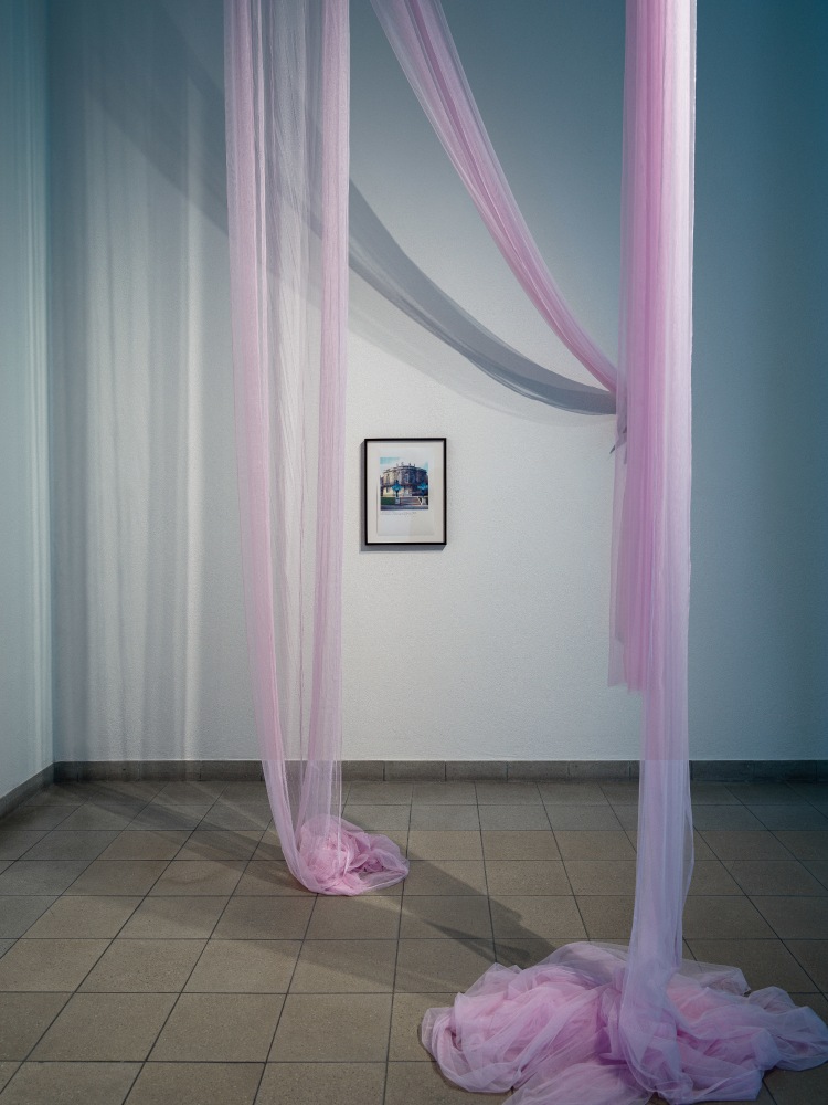 Installation view, Karen Kilimnik, Swan Lake, Kunsthaus Glarus, Glarus, 2023