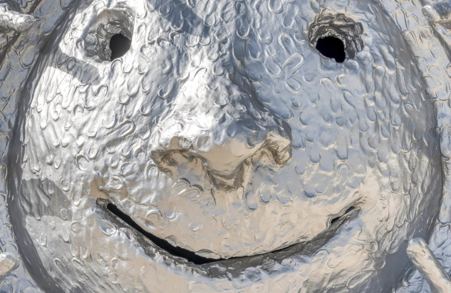 Installation view, Ugo Rondinone, sunrise. east, The Watermill Center, Hamptons, 2025