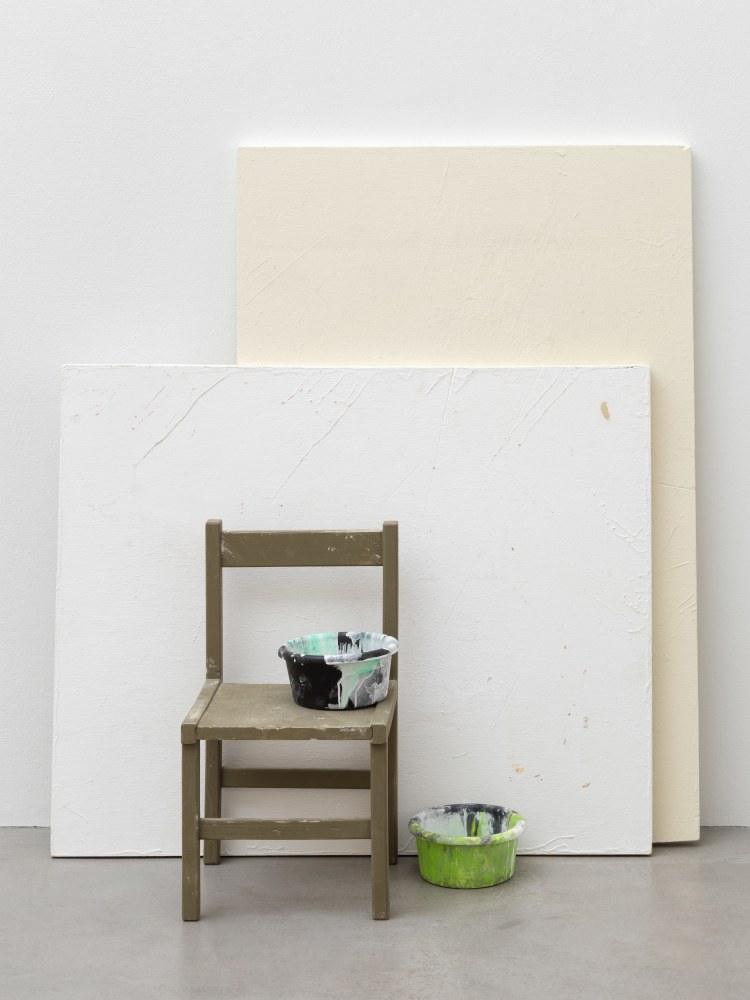 PETER FISCHLI / DAVID WEISS
Untitled
1996
Handcarved polyurethane objects, paint; 5 parts
Total dims. 120 x 120 x 50 cm / 47 1/4 x 47 1/4 x 19 5/8 in
FISCW60423