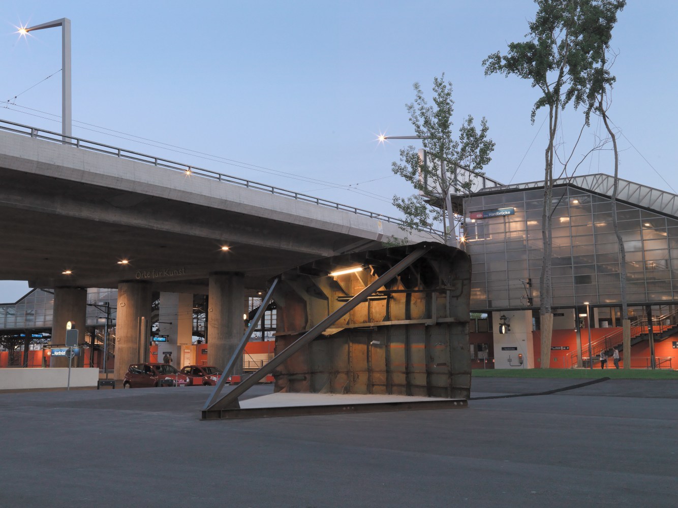 Installation view of sculpture by Oscar Tuazon