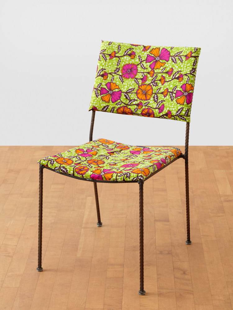 Stuhl

ca. 1996

Rebar, wood, foam, cotton (african fabrics)

Open edition

84 x 44 x 43 cm / 33 1/8 x 17 3/8 x 16 7/8 in

&amp;copy; Archiv Franz West &amp;copy; Estate Franz West