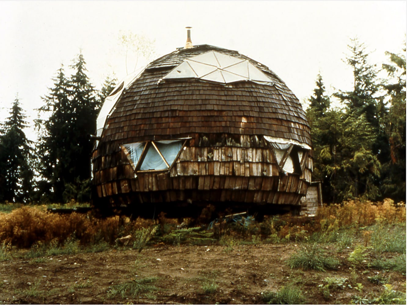 Installation view of sculpture by Oscar Tuazon