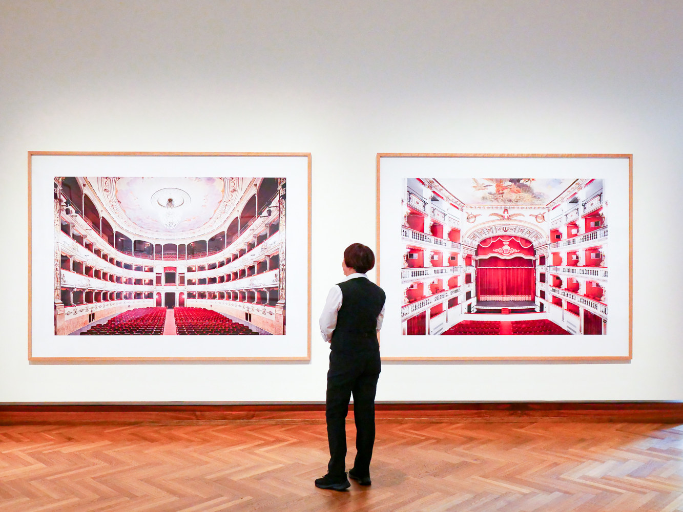 Installation view, Candida H&amp;ouml;fer, Fotografien, Hessisches Landesmuseum, Darmstadt, 2025