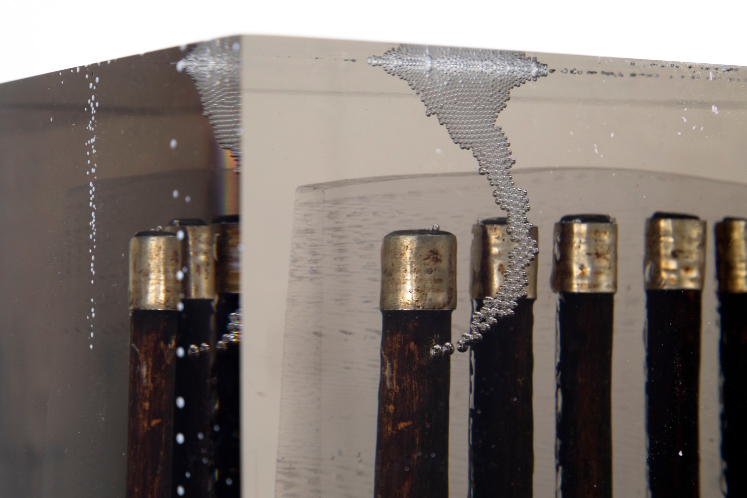 MATTHEW ANGELO HARRISON
Carrying Your Shadow
2024
Wooden figure, polyurethane resin, steel, acrylic
Sculpture 66 x 30 x 23 cm / 26 x 11 3/4 x 9 in
Pedestal 112 x 35.5 x 25.5 cm / 44 1/8 x 14 x 10 in
HARRI60082