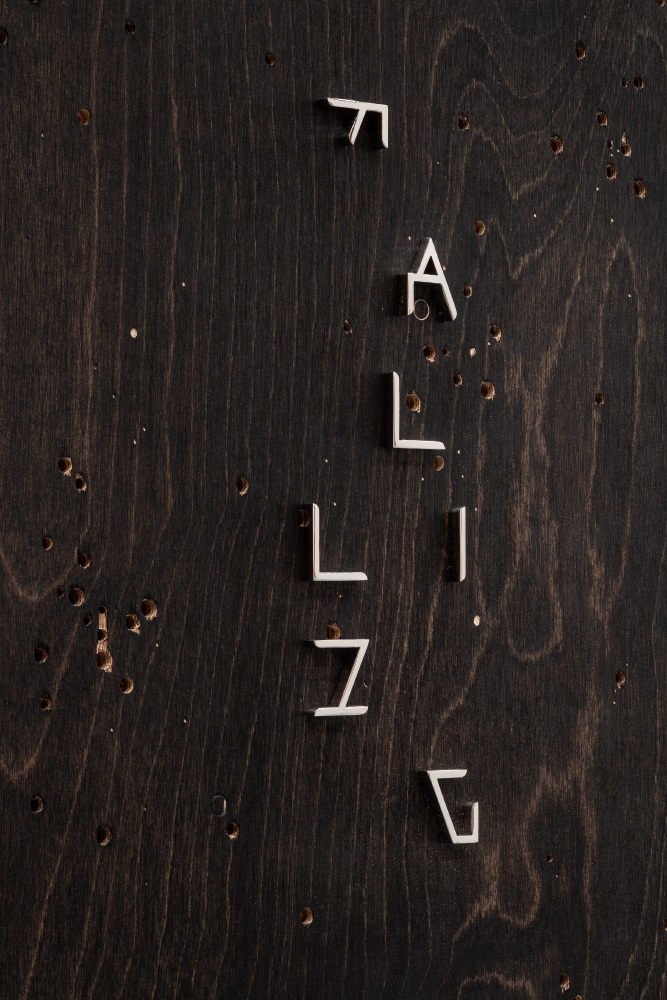 MARTIN BOYCE
(Oceans) Falling (Always)
2023
Jesmonite, inked plywood, polished stainless steel, lacquered steel
81 x 61 x 4 cm / 31 3/4 x 23 7/8 x 1 5/8 in
BOYCE58494