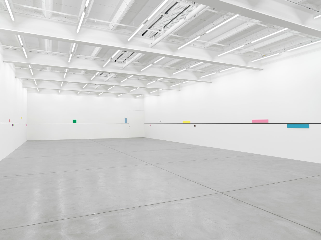 Installation view, Gerwald Rockenschaub, bass+ (re)modification, Galerie Eva Presenhuber, Maag Areal, Zurich, 2024