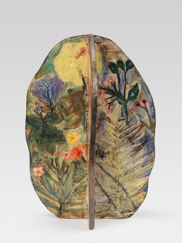 Sam Falls Untitled (Serrano Garden, 4) 2018 Glazed ceramic 42 x 26 x 29 cm / 16 1/2 x 10 1/4 x 11 3/8 in