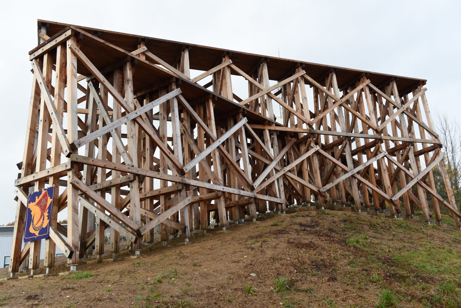 Installation view of outdoor sculpture by Oscar Tuazon