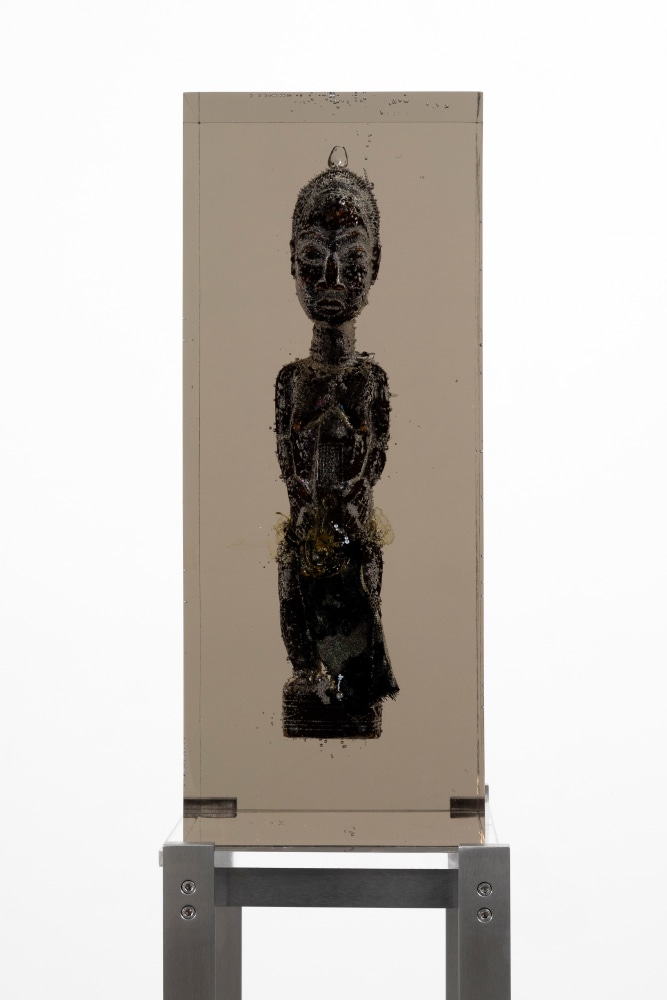 Sister Covered in Tears

2024
Wooden figure, polyurethane resin, steel, acrylic
Sculpture 57.5 x 23 x 21.5 cm / 22 5/8 x 9 x 8 1/2 in
Pedestal 112 x 25.5 x 28.5 cm / 44 1/8 x 10 x 11 1/4 in

&amp;copy; Matthew Angelo Harrison