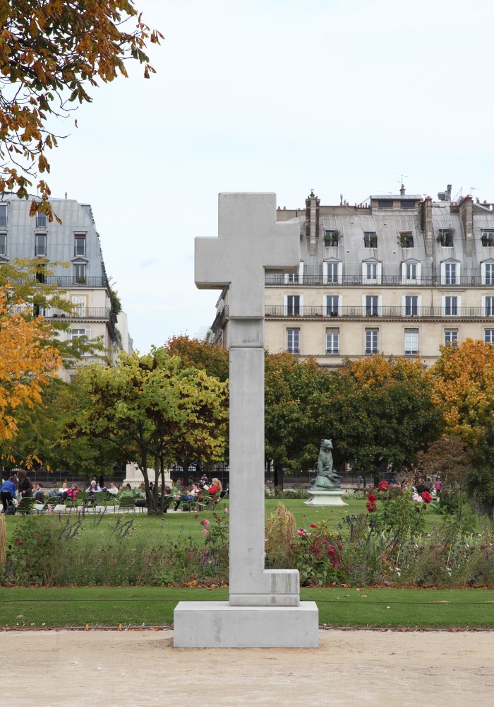 Installation view of sculpture by Valentin Carron