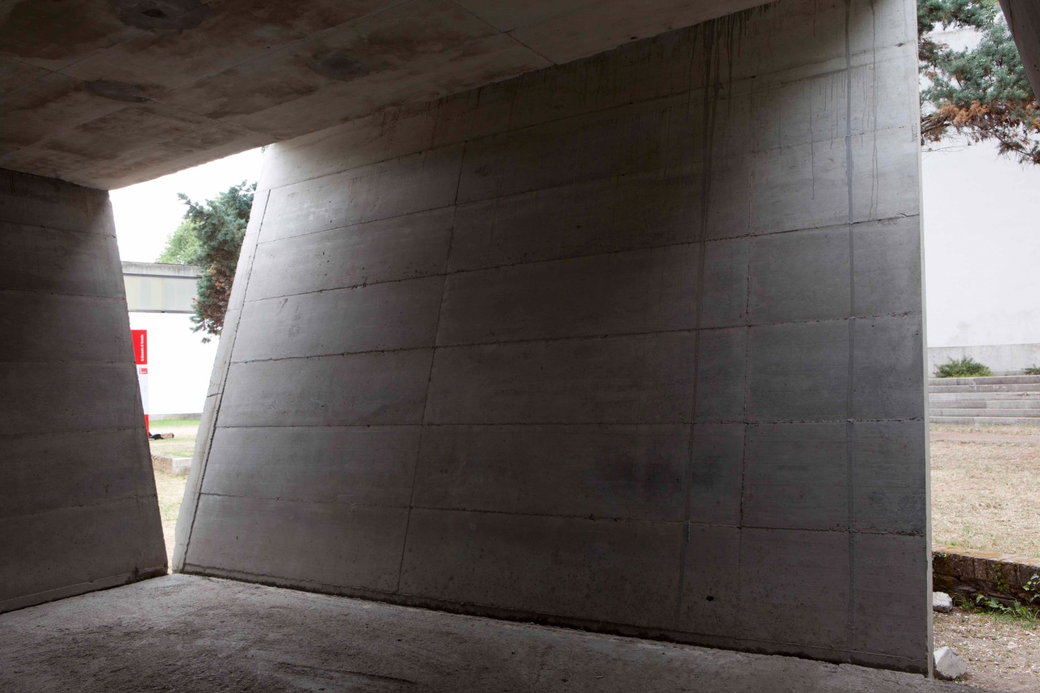 Installation view of sculpture by Oscar Tuazon