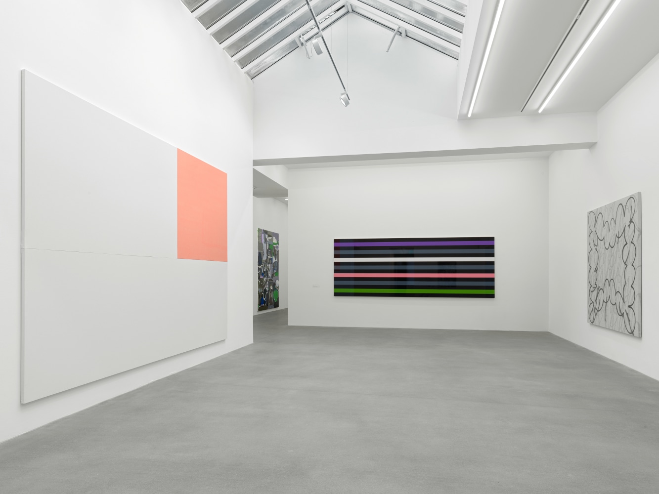 Installation view, Showroom,&amp;nbsp;EVERYONE GETS LIGHTER, Galerie Eva Presenhuber, Waldmannstrasse, Zurich, 2021