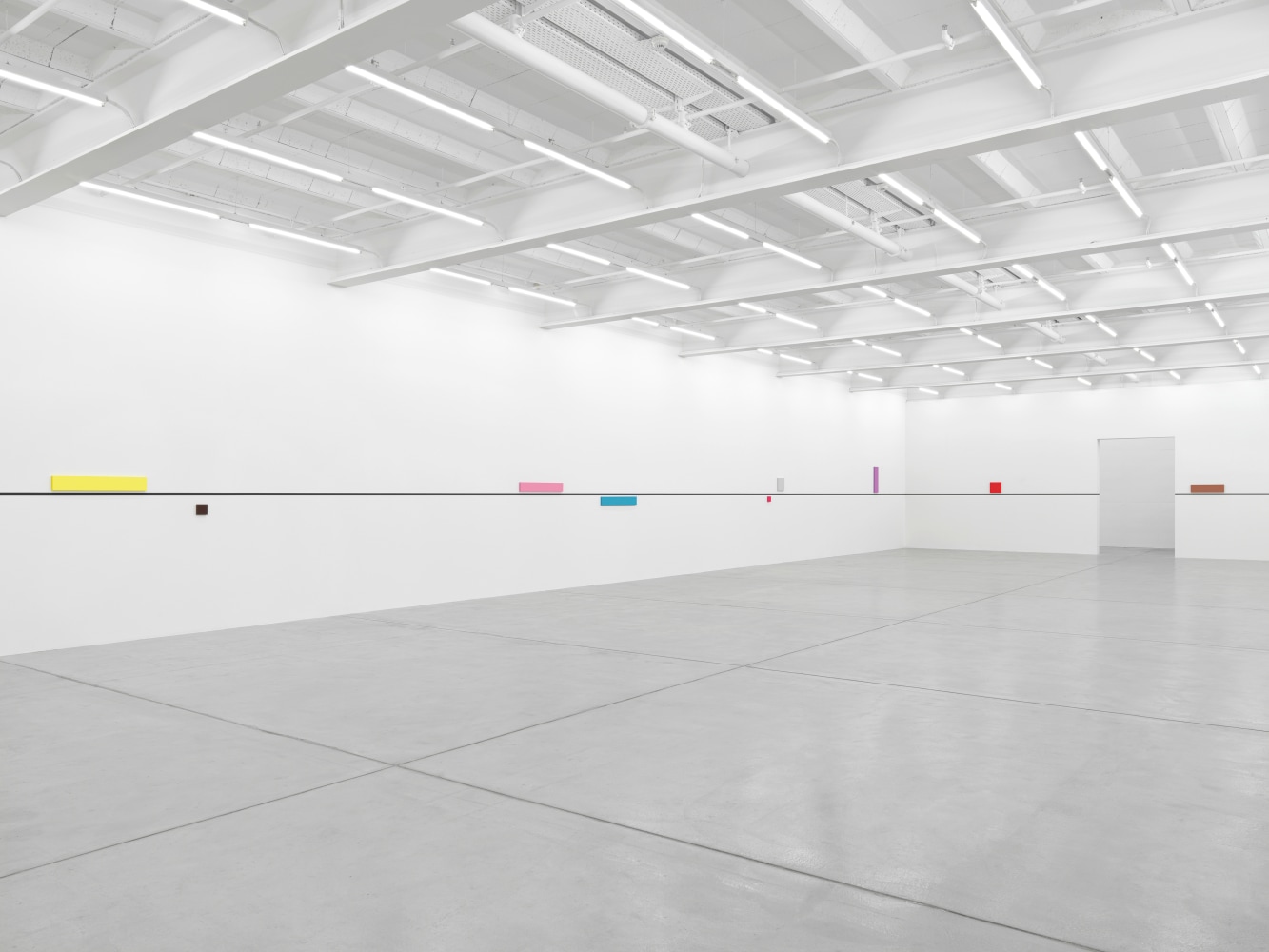 Installation view, Gerwald Rockenschaub, bass+ (re)modification, Galerie Eva Presenhuber, Maag Areal, Zurich, 2024
