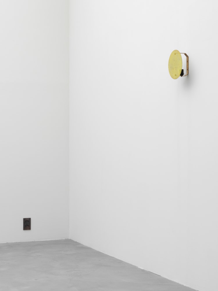Martin Boyce, Dead Star (yellow wall lamp), 2015