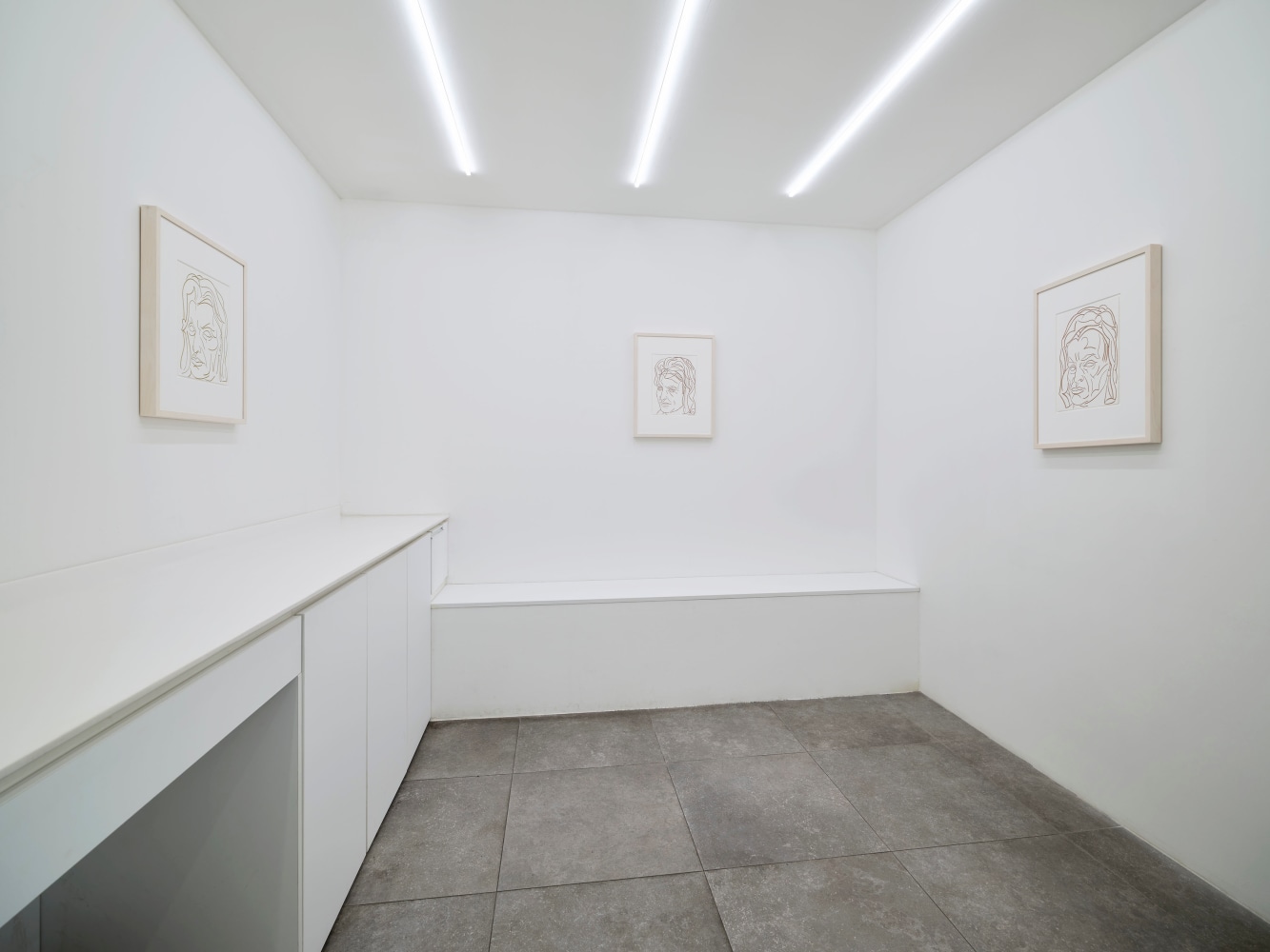 Installation view, Steven Shearer, Wools and Effigies, Galerie Eva Presenhuber x P21, Seoul, 2025
