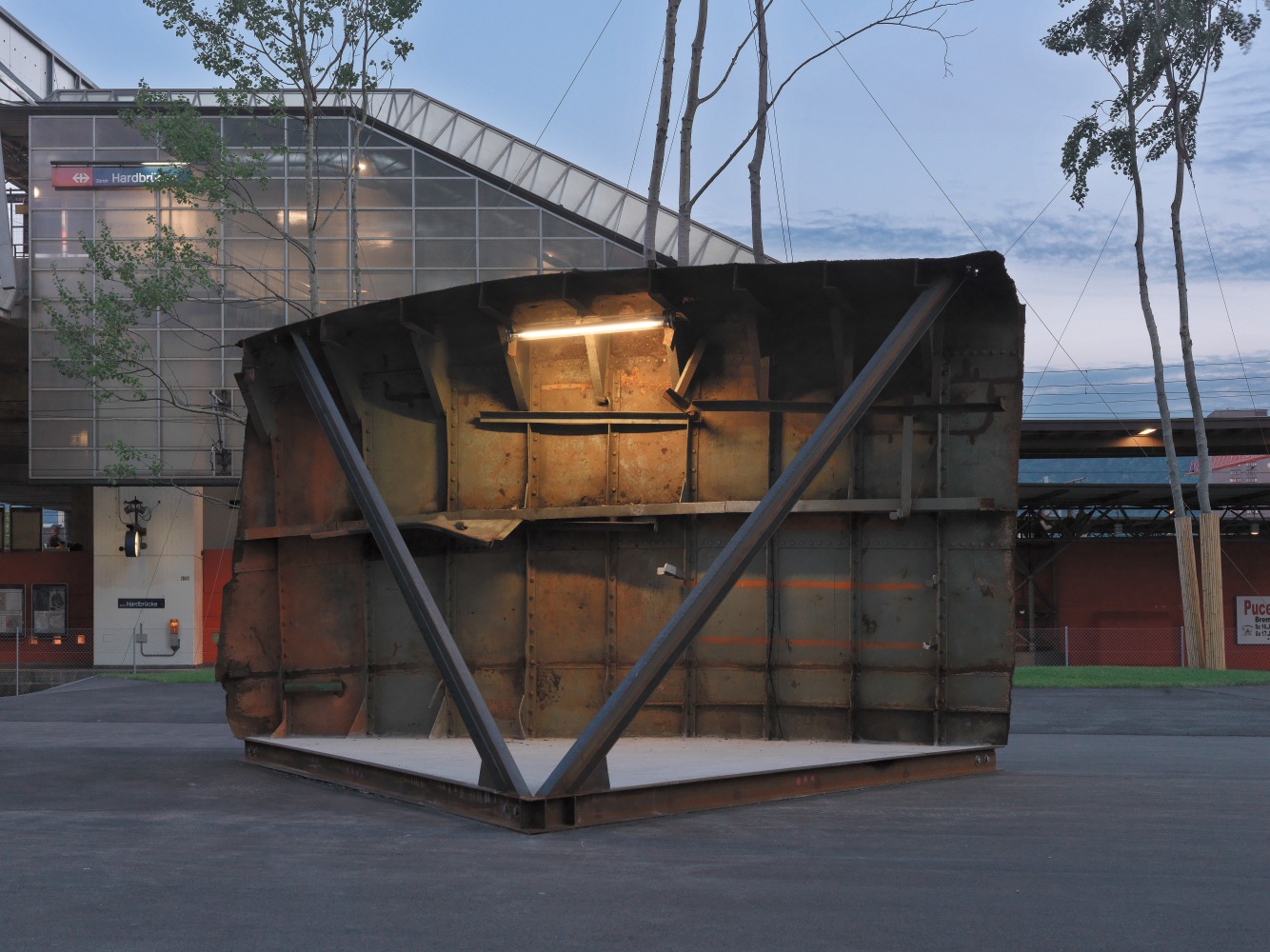 Installation view of sculpture by Oscar Tuazon