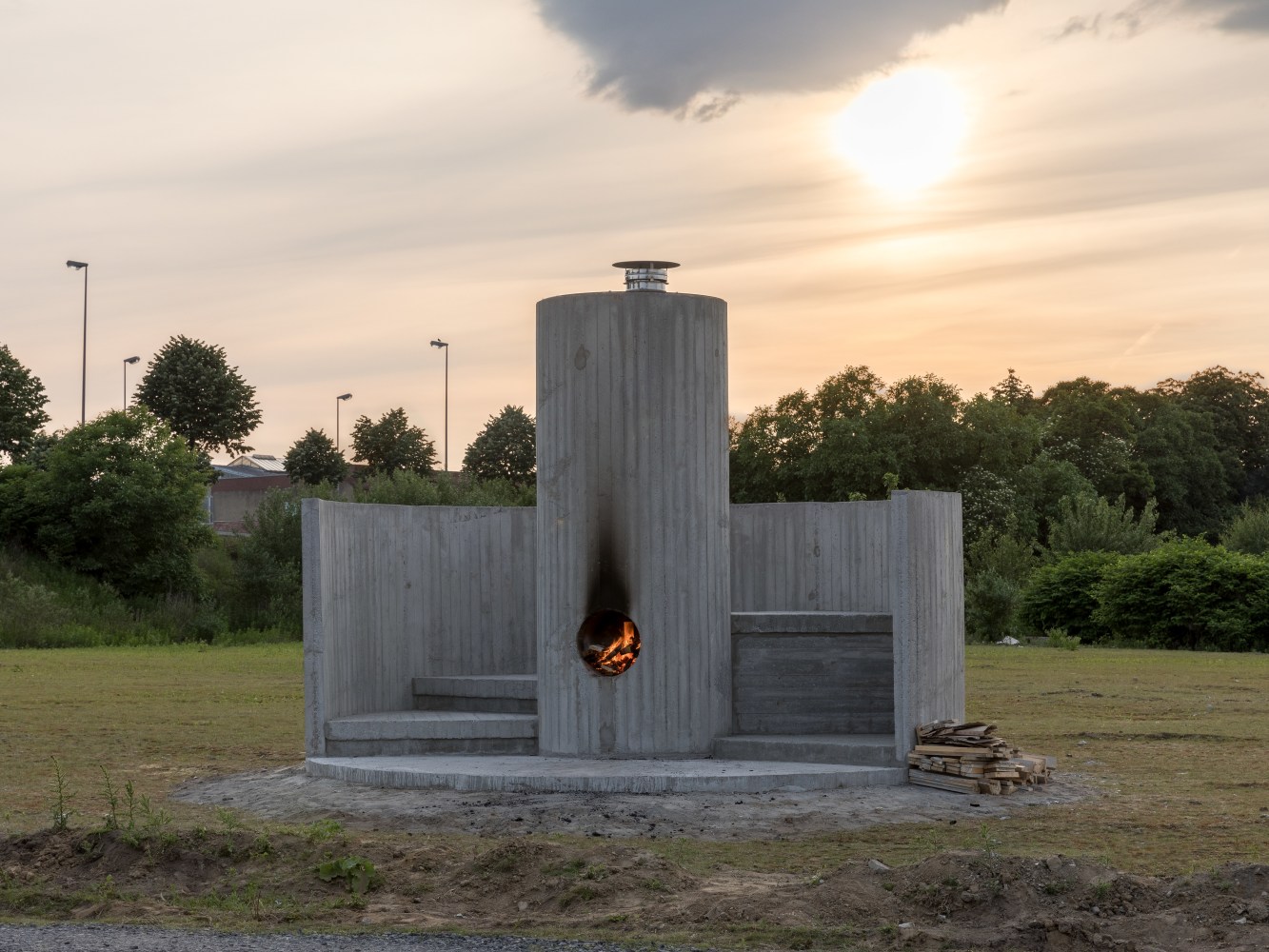 Outdoor view of sculpture by Oscar Tuazon