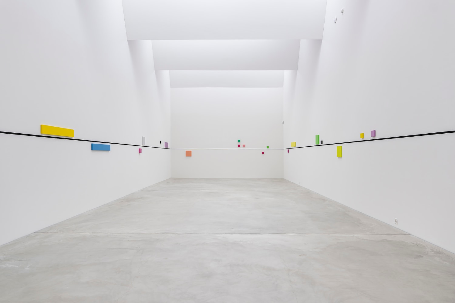 bass+ (re)modification

2024

32 objects; lacquered MDF, black line on wall (2.5 cm wide, RAL9005 / deep black)

Dimensions variable

&amp;copy; Gerwald Rockenschaub