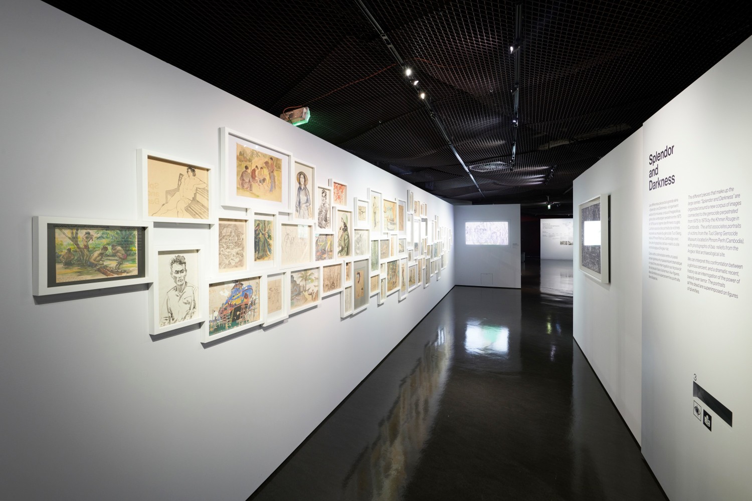 Musee du Quai Branly, Photographing the thread of memory, install 1