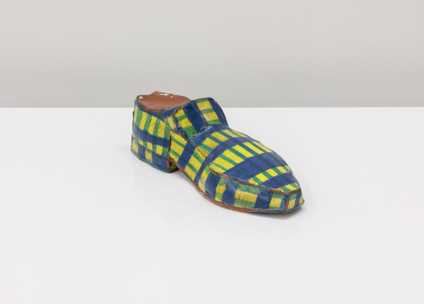 Ann Agee

Hand Warmers (217), 2019

Agee MFG back edge, &amp;#39;Made in USA&amp;quot; in Chinese on bottom

glazed earthenware on colored underglaze

7 x 3 x 2 1/4 ins.
17.78 x&amp;nbsp;7.62 x&amp;nbsp;5.71 cm