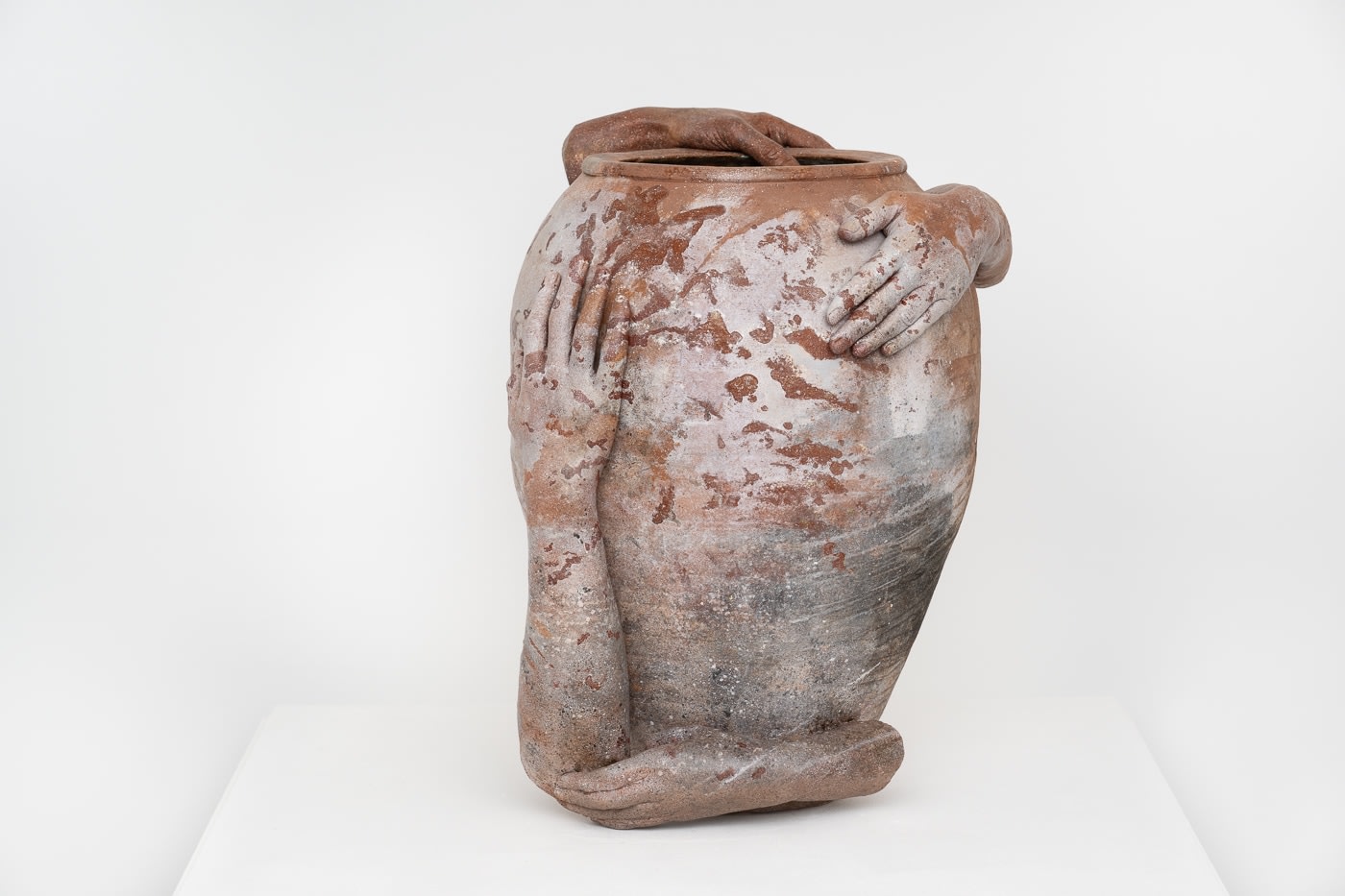 Clementine Keith-Roach
all sides endlessness earth sky as one no sound no stir, 2023
terracotta urn, plaster, resin clay, acrylic paint
20 7/8 x 18 1/2 x 15 ins.
53 x 47 x 38 cm