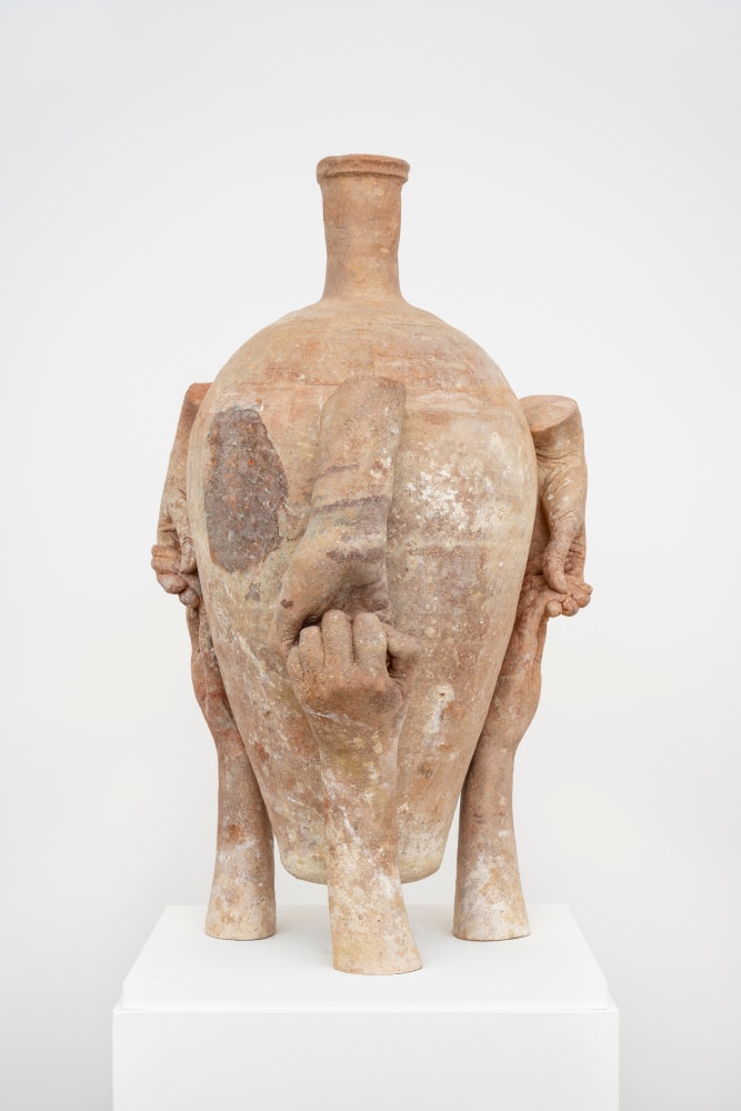 Clementine Keith-Roach
Colonnade II, 2023
terracotta vessel, jesmonite, paint
25 1/4 x 15 x 13 3/4 ins.
64 x 38 x 35 cm
&amp;nbsp;