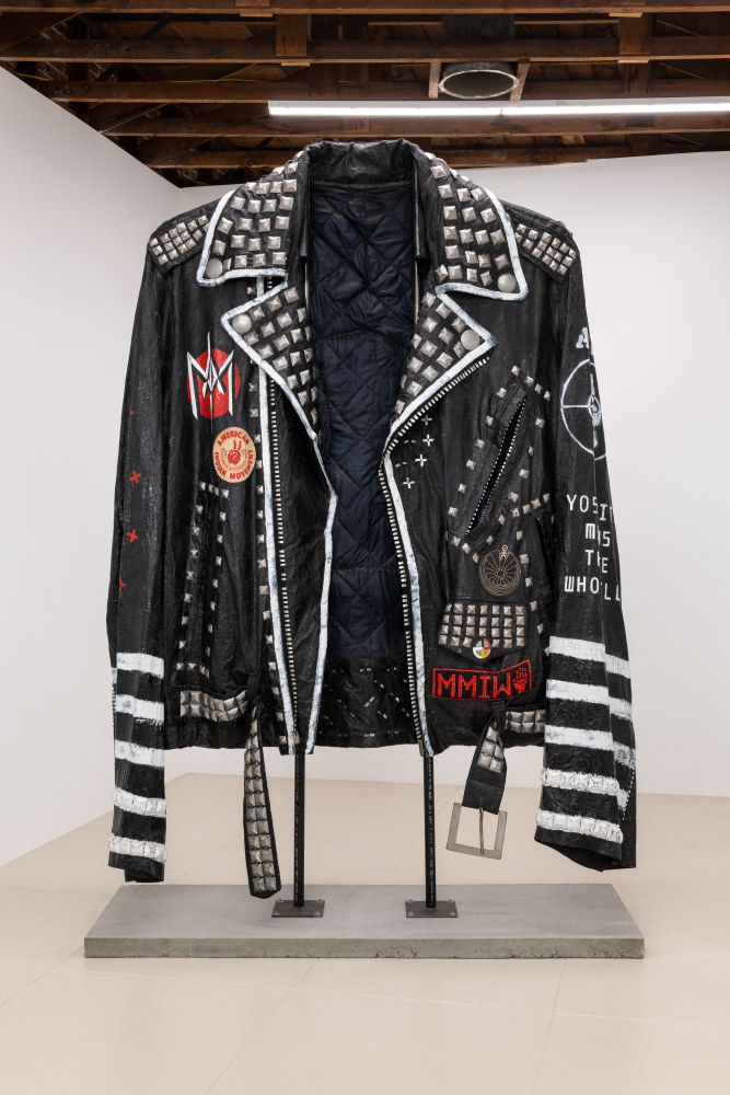 Ishi Glinsky
Coral vs. King Snake Jacket, 2019
canvas, industrial adhesives, wax, wood beads, aluminum, steel, nylon, enamel paint, black pigment
120 x 96 x 35 ins.
304.8 x 243.8 x 88.9 cm
&amp;nbsp;