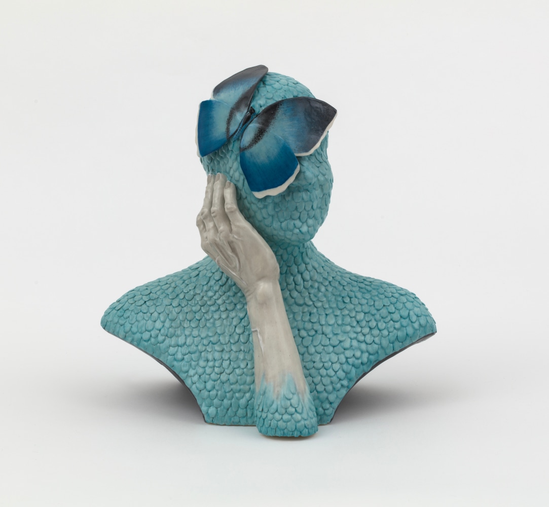 Jessica Stoller
Untitled (scale), 2022
porcelain, glaze
12 x 12 x 8 ins.
30.5 x 30.5 x 20.3 cm