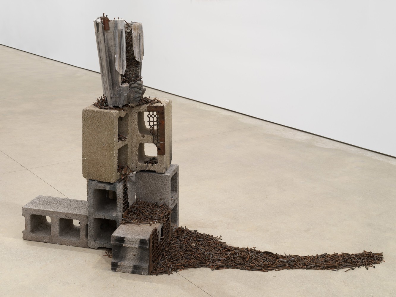 Chiffon Thomas
Grounded II, 2021
cinder blocks, concrete, plaster, rusted and oxidized nails, steel
53 x 31 x 26 ins.
134.6 x 78.7 x 66 cm