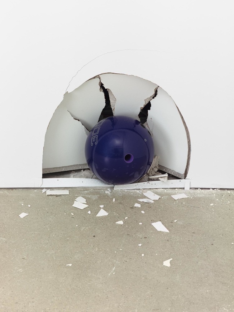 DYLAN LYNCH
Ernie McCracken,&amp;nbsp;2014
Bowling ball
Dimensions variable