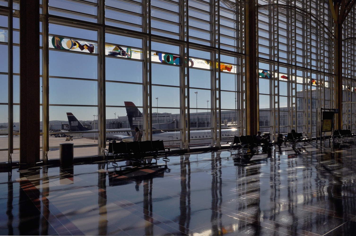 Gravity&amp;#39;s Rainbow (detail)

1996

Laminated and etched glass

2 x 440 feet

Ronald Reagan Washington National Airport, Washington, D.C. (Cesar Pelli, architect)

Photo by Isaac Campbell of Office 52 Architecture